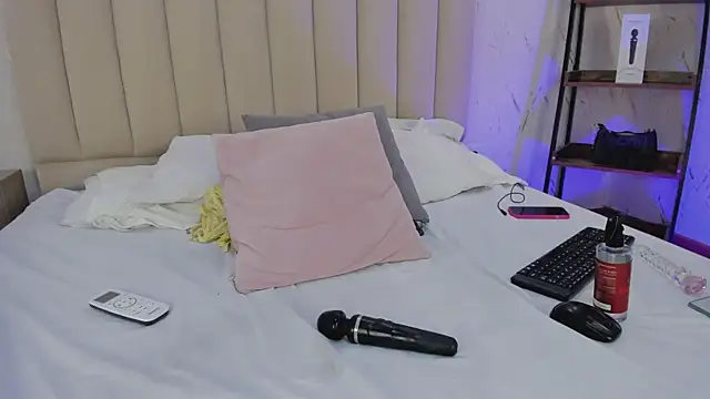 LilithHarperr_ webcam