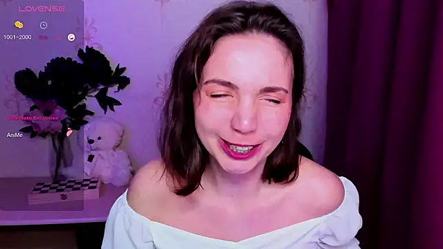 KindHazelHere_ webcam