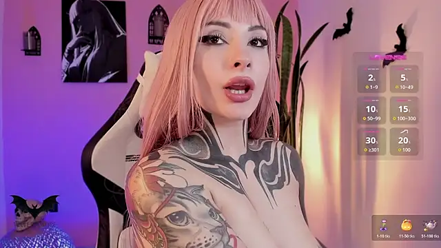 Velvet Vampiree (VelvetVampiree)