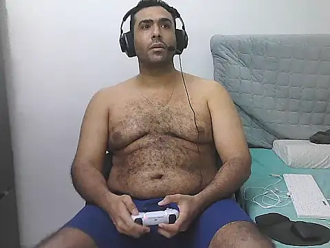 AlphaLatinoBear webcam