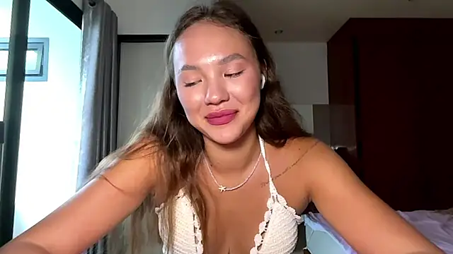 kamila_18_french webcam