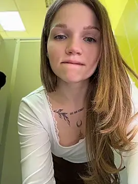 StreetSquirt live sex cam