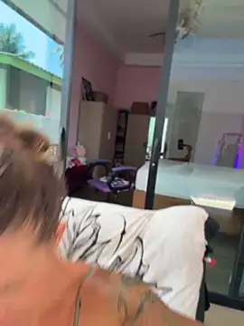 mommyselenafit_ webcam