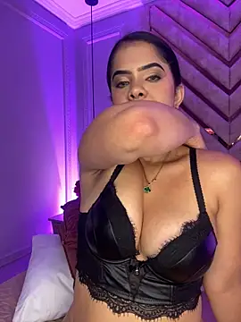 Martina-Roberts- webcam