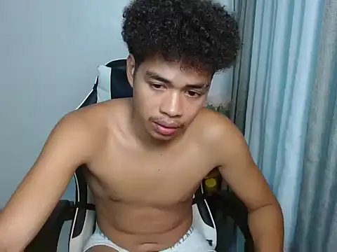 curlyasian_njxx webcam