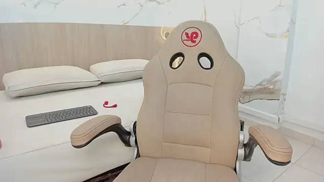 kylie_ward - Kylie_ward's free webcam - UK Sex Cams