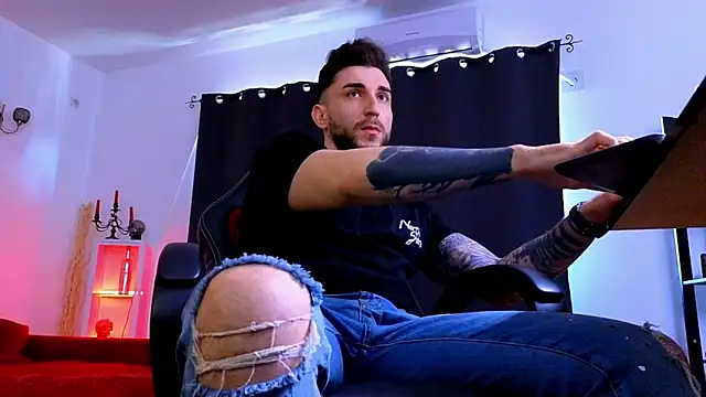 MightyAaron66 webcam