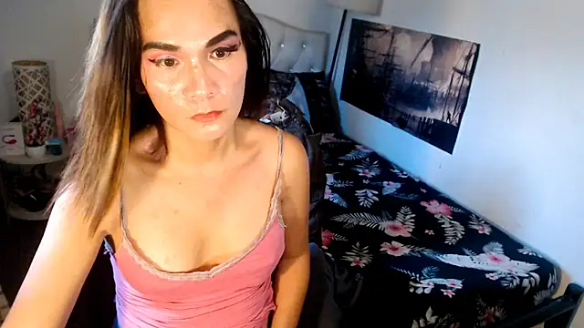 NinaDOM4CUM webcam