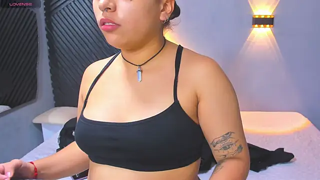 Laia_and_Aloby webcam