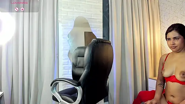 scarletbaker_ webcam