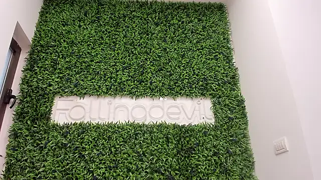 realhotfallingdevil's Stripchat show and profile