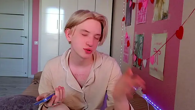 ron_vilss (M twink) - naked