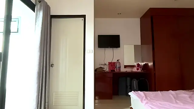 kamila_18_french webcam