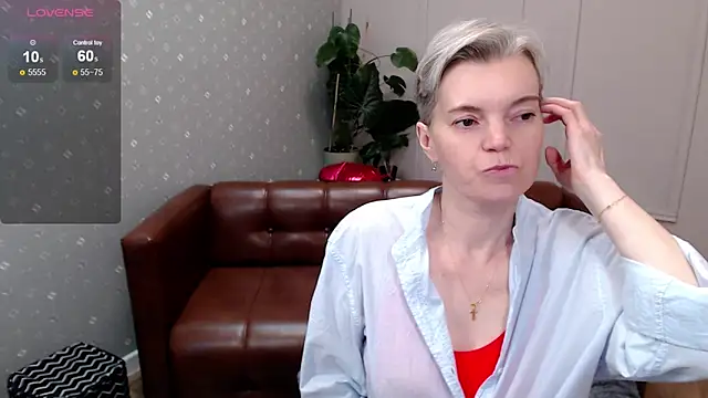 Cutie_Erikaa1 - blonde petite live cam model from 