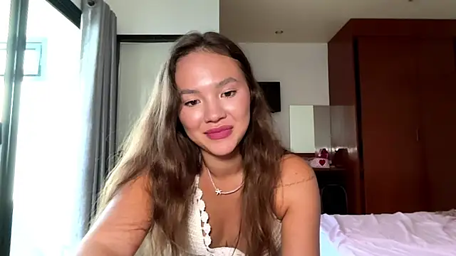 kamila_18_french webcam