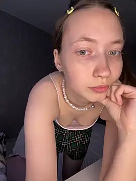 holy_poly - Holy_Poly's free webcam - UK Sex Cams