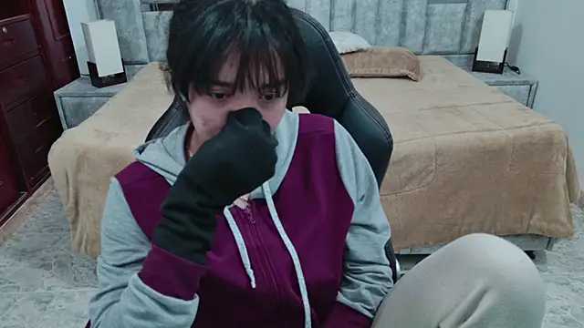 laureentt_ - Laureentt_'s free webcam - UK Sex Cams