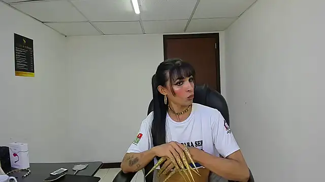 Aisha_hotts777 webcam