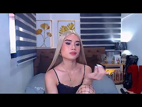 JuicyCockThea webcam