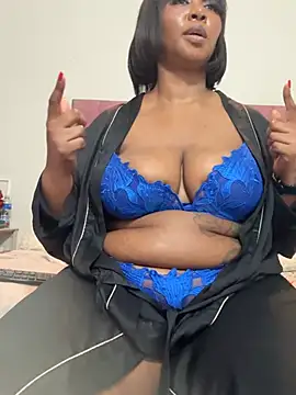 Bootyliciouse21X webcam