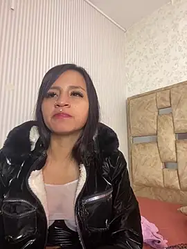 Lauraaa_pink18 webcam