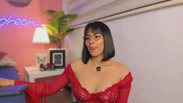 soysaraa - SoySaraa's free webcam