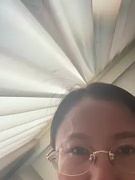 美女Krismil3在线直播