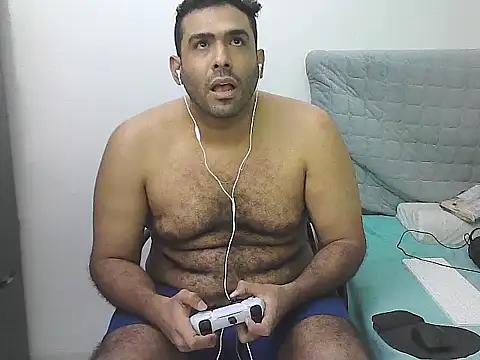 AlphaLatinoBear webcam