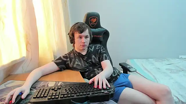 iliaskrislove - Iliaskrislove's free webcam - UK Sex Cams