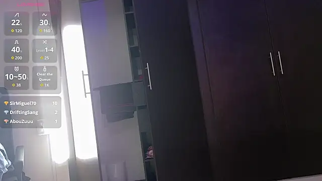 bella_moonlight_cr webcam