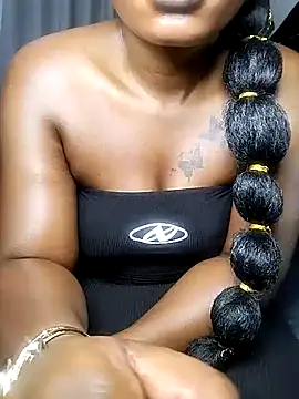 Hugemassivebootie live sex cam