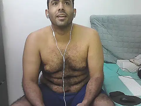 AlphaLatinoBear webcam