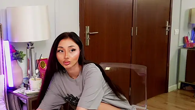 JenniferLovve webcam