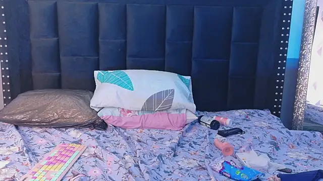 naughtyyindiann webcam