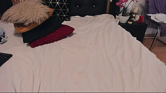 PreciousAillyn webcam