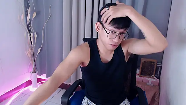 pinkcock_froi2305 webcam