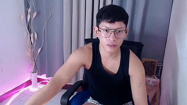 pinkcock_froi2305 webcam