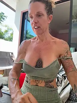 mommyselenafit_ live sex cam