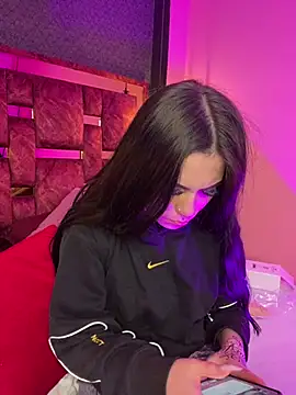 veronicaa_lodge1 - Veronicaa_lodge1's free webcam - UK Sex Cams