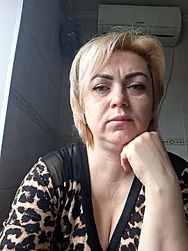 SylvieGold453 webcam