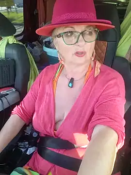 Webcam Model (Hot-Muci)  is live.Free join now!