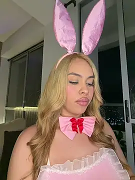 Webcam Model (Karyrios)  is live.Free join now!