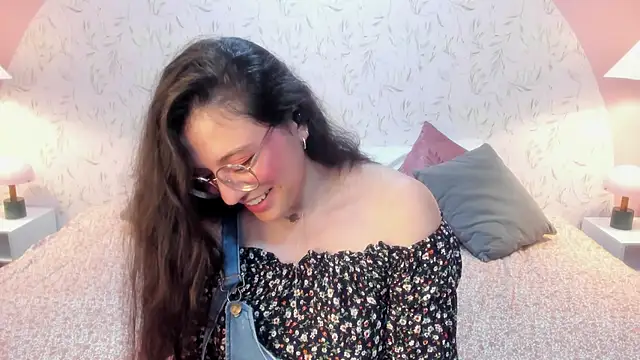 Angelie_Rosebrm webcam