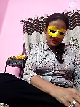 Webcam Model (Gullapi)  is live.Free join now!