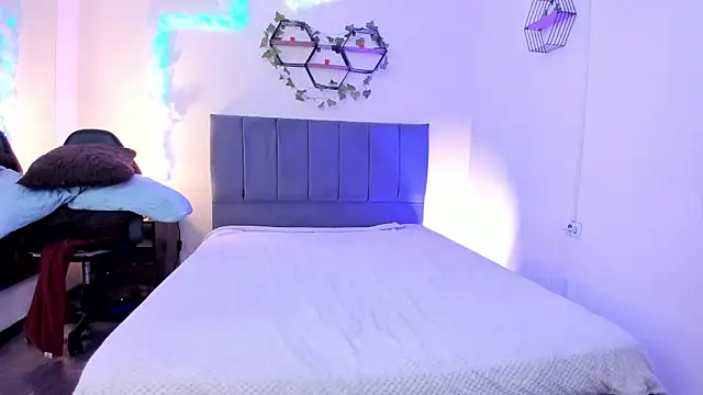 Lucerop_ webcam stripchat model stream image