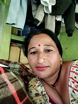 Webcam Model (Haliya88)  is live.Free join now!