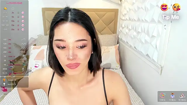 TsHeartXxx live sex cam