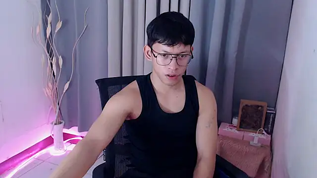 pinkcock_froi2305 webcam