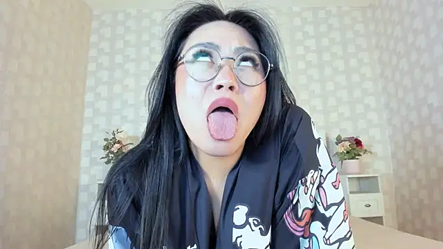 natsumihun - NatsumiHun's free webcam - UK Sex Cams