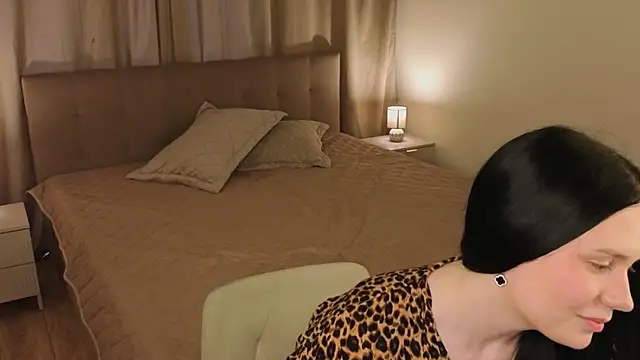 DeloresSaberi webcam